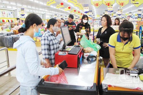 Thương mại, dịch vụ tiếp đà tăng trưởng