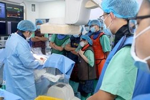 Đào tạo cấy ghép máy tạo nhịp tim vĩnh viễn MEDPACE Live cho 60 bác sĩ
