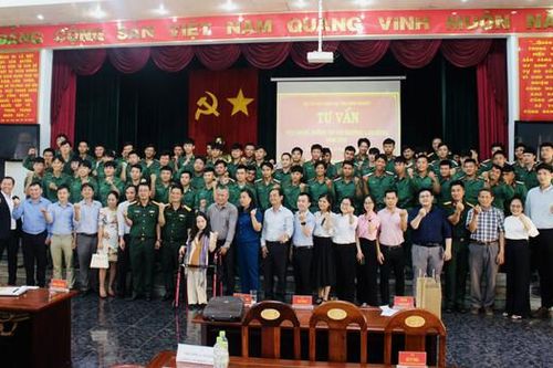 Khi các KOL 'bật mí' cách định hình tương lai cho thanh niên sắp xuất ngũ