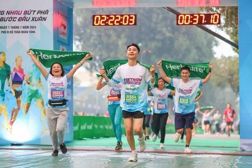 Người dân Hà Nội có những khoảnh khắc vui tươi, đáng nhớ bởi hai sự kiện nổi bật chào năm mới