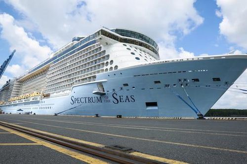 Siêu du thuyền Spectrum of the Seas cập bến Việt Nam