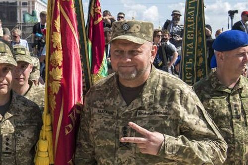 Tư lệnh Ukraine nói các nhà lập pháp hãy ra chiến trường