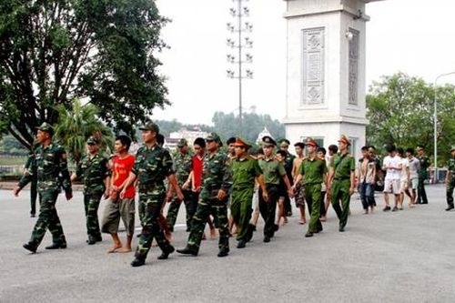 Cảnh báo thủ đoạn dụ dỗ 'việc nhẹ lương cao' để đưa người xuất cảnh, vượt biên trái phép