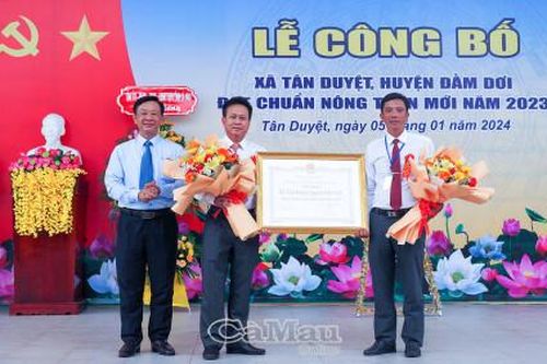 Tân Duyệt đạt chuẩn nông thôn mới