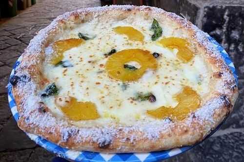 Người dân Ý tranh luận sôi nổi vì ý tưởng thêm dứa vào bánh pizza