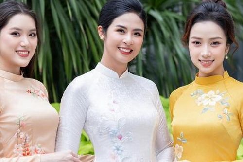 'Hút mắt' với loạt áo dài của hoa hậu Ngọc Hân cùng 17 nhà thiết kế tại Văn Miếu Quốc Tử Giám