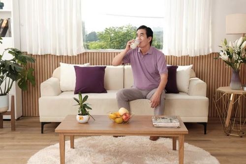 Những lợi ích không ngờ của sữa non đối với sức khỏe người lớn tuổi
