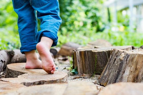 Việc cần làm ngay khi giẫm phải vật nhọn