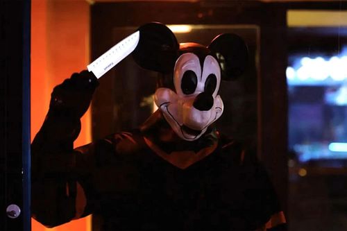 Xâu xé chuột Mickey
