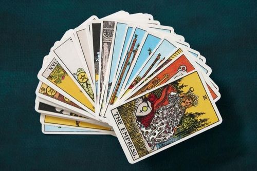 Điều gì tạo nên sức hút của bộ bài tarot nổi tiếng nhất thế giới?