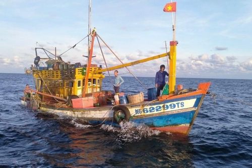 Khẩn trương điều tra các vụ tranh giành ngư trường biển bằng súng tự chế