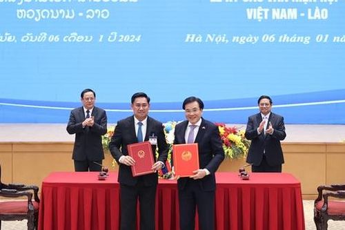 Việt Nam và Lào ký kết nhiều văn kiện hợp tác quan trọng