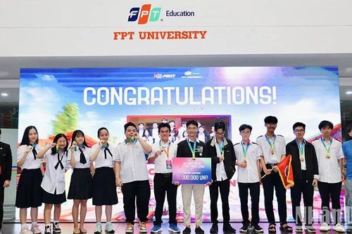 Học sinh trung học phổ thông miền trung-Tây Nguyên thi đấu về robotics