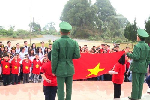 Đưa vào sử dụng một lớp học khu vực biên giới Sơn La