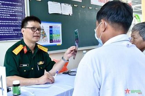 Bệnh viện Quân y 175 khám bệnh, cấp thuốc miễn phí tại Tiền Giang