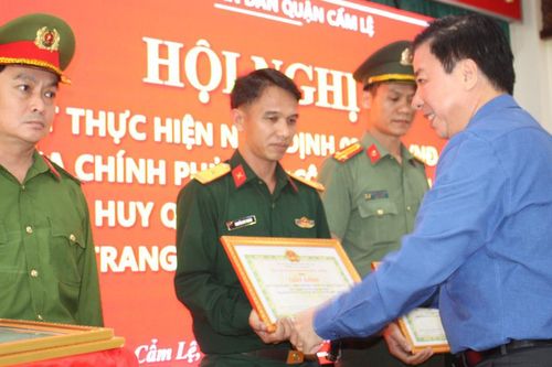 Khen thưởng 13 tập thể, cá nhân xuất sắc trong thực hiện Nghị định 03/2019/NĐ-CP