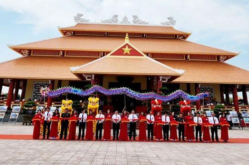 Khánh thành Khu chứng tích chiến tranh rừng tràm Bang Biện Phú và Đền thờ anh hùng liệt sĩ, người có công