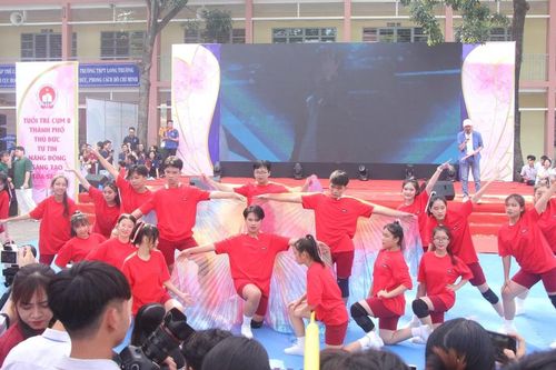 Sôi nổi các hoạt động giao lưu tại Hội trại truyền thống 9-1