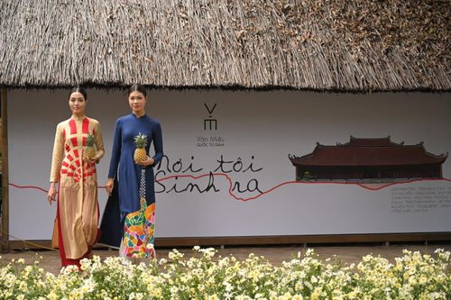 Áo dài Việt và câu chuyện di sản của tương lai