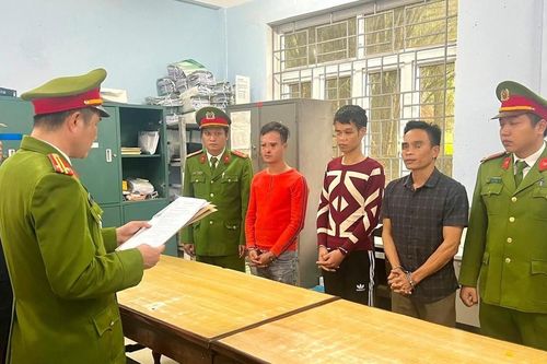 Bắt 3 đối tượng lừa đảo 41 tấn thóc