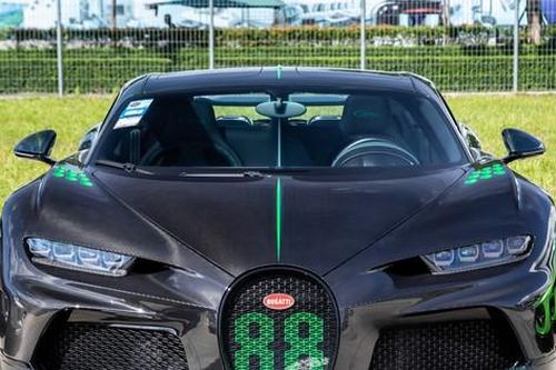 'Siêu phẩm' Bugatti Chiron Super Sport trị giá 10 triệu USD tại Campuchia