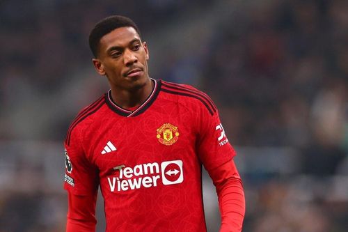 MU mừng rỡ khi Fenerbahce trả tiền mua 'ông kễnh' Martial