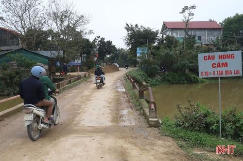 'Nín thở' khi đi qua cầu Nờ