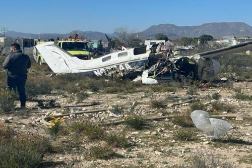 Rơi máy bay chở khách cỡ nhỏ tại Mexico