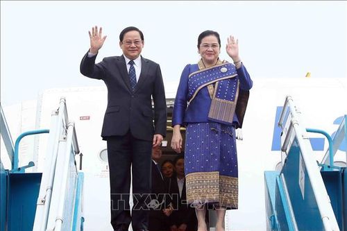 Thủ tướng Lào Sonexay Siphandone đến Hà Nội, bắt đầu thăm chính thức Việt Nam