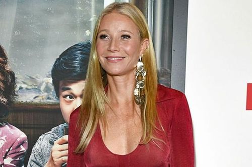 Minh tinh Gwyneth Paltrow rực rỡ khoe sắc với đầm của Công Trí
