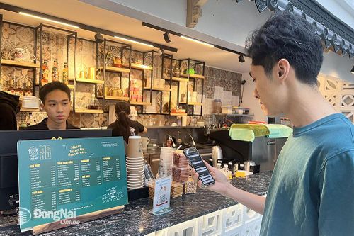 'Phủ sóng' các hình thức thanh toán không dùng tiền mặt