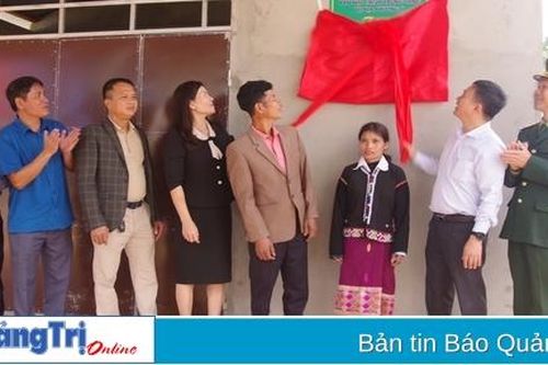 Khánh thành và bàn giao nhà 'Mái ấm cho người nghèo nơi biên giới'