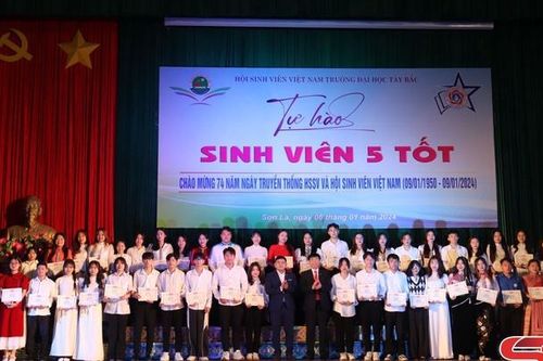 Chương trình 'Tự hào sinh viên 5 tốt'