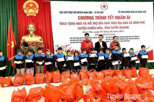 Chương trình 'Tết Nhân ái' tại xã Bình Phú