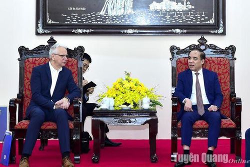 Đồng chí Bí thư Tỉnh ủy Chẩu Văn Lâm tiếp và làm việc với Hội Doanh nghiệp bang Mecklenburg - Vorpommern, Đức