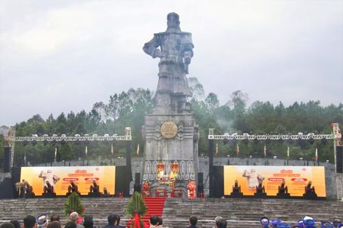 Thừa Thiên Huế kỷ niệm 235 năm Nguyễn Huệ lên ngôi Hoàng đế
