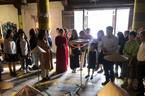 Tình yêu Hà Nội trong triển lãm sắp đặt 'Mạch nguồn'