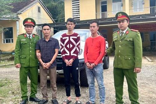Không có tiền tiêu xài, nhóm 3 đối tượng lừa mang 41 tấn thóc đi bán
