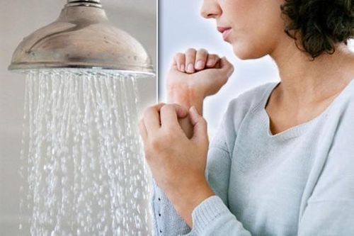 Lợi ích và rủi ro khi tắm nước nóng