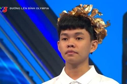 Đường Lên Đỉnh Olympia: Nam sinh THPT Lê Hồng Phong xuất sắc mang cầu truyền hình đầu tiên về Phú Yên
