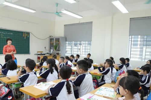 Thưởng Tết cho giáo viên: Còn đó những tâm tư