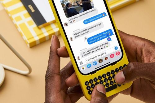 Phụ kiện giúp iPhone sở hữu bàn phím vật lý như BlackBerry