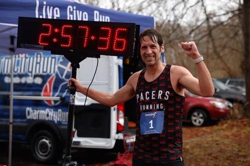 Tổ chức cả cuộc đua marathon 42 km cho một người