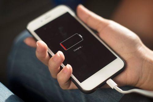 Apple trả 92 USD cho người dùng bị bóp hiệu năng khi iPhone yếu pin
