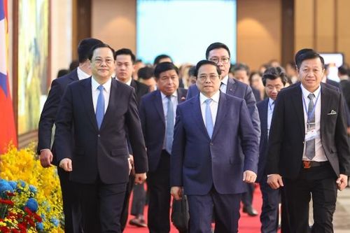 Việt Nam - Lào: Thúc đẩy tăng kim ngạch thương mại năm 2024 từ 10-15% so với năm 2023