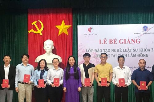 51 học viên tốt nghiệp lớp đào tạo nghề luật sư ở Lâm Đồng