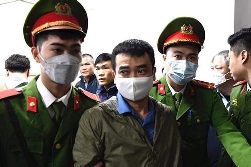 'Quà cảm ơn' tiền tỷ mà họ vẫn dám nhận