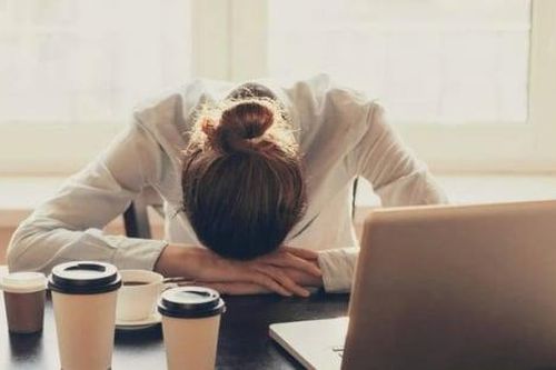 Đột tử sau khi ngồi liên tục 50 giờ liền