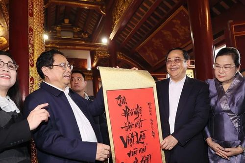 Hai Thủ tướng tham quan không gian văn hóa, lịch sử Hồ Hoàn Kiếm