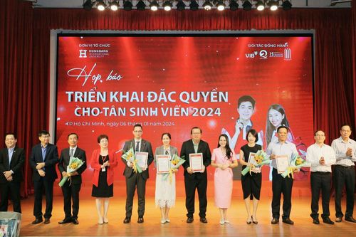 HIU triển khai 'đặc quyền' cho tân sinh viên 2024 - 2025